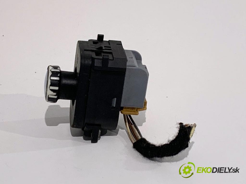 VW TOUAREG SUV 2004 128 kW 2.5 R5 TDI 2461 Prepínač nastavenia spätných zrkadiel 7L6959565E (Prepínacie páčky pod volantom)