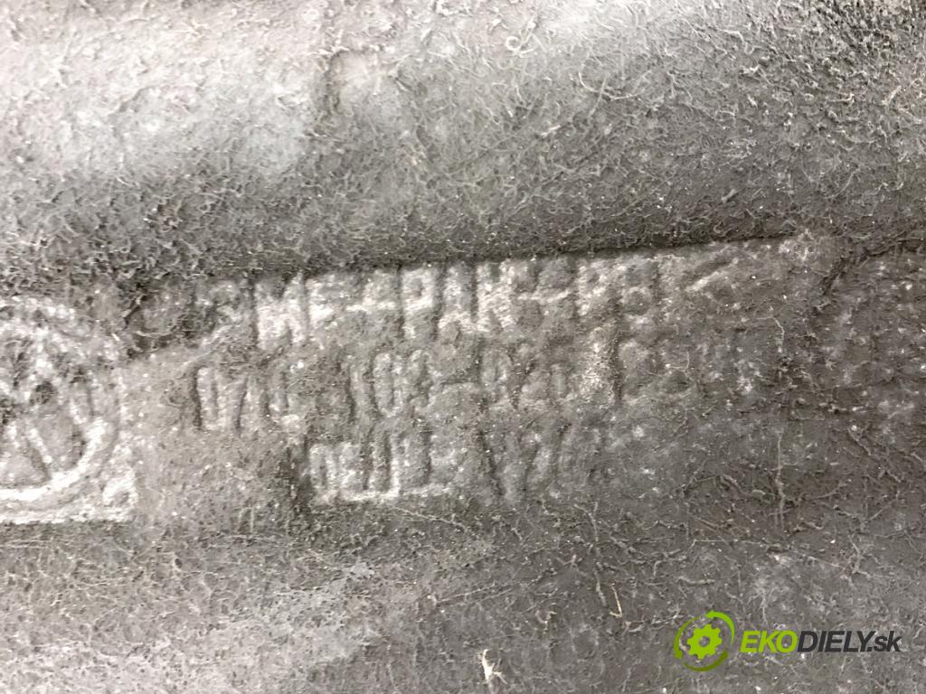 VW TOUAREG SUV 2004 128 kW 2.5 R5 TDI 2461 kryt motora 070103926A (Kryt motoru )