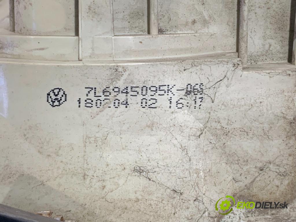 VW TOUAREG SUV 2004 128 kW 2.5 R5 TDI 2461 Svetlo ľavy zad 7L6945095K