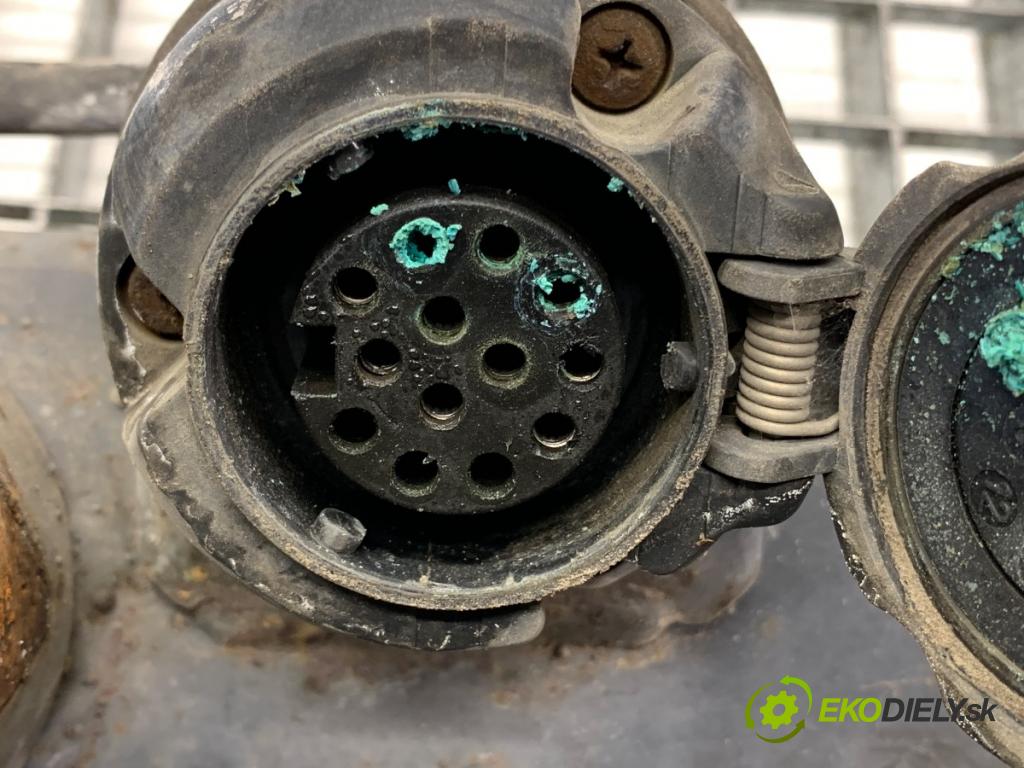 VW TOUAREG SUV 2004 128 kW 2.5 R5 TDI 2461 Hák tažné zařízení 7L6803921A (Tažné zařízení)