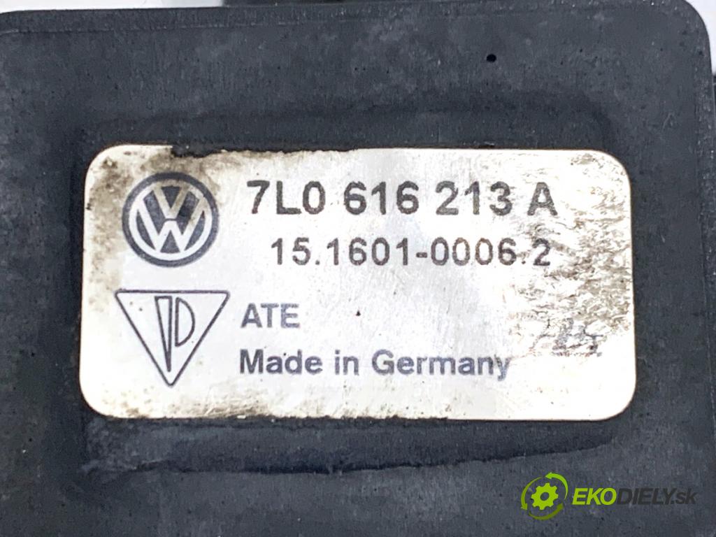VW TOUAREG SUV 2004 128 kW 2.5 R5 TDI 2461 Snímač XENON predný ľavy 7L0616213A