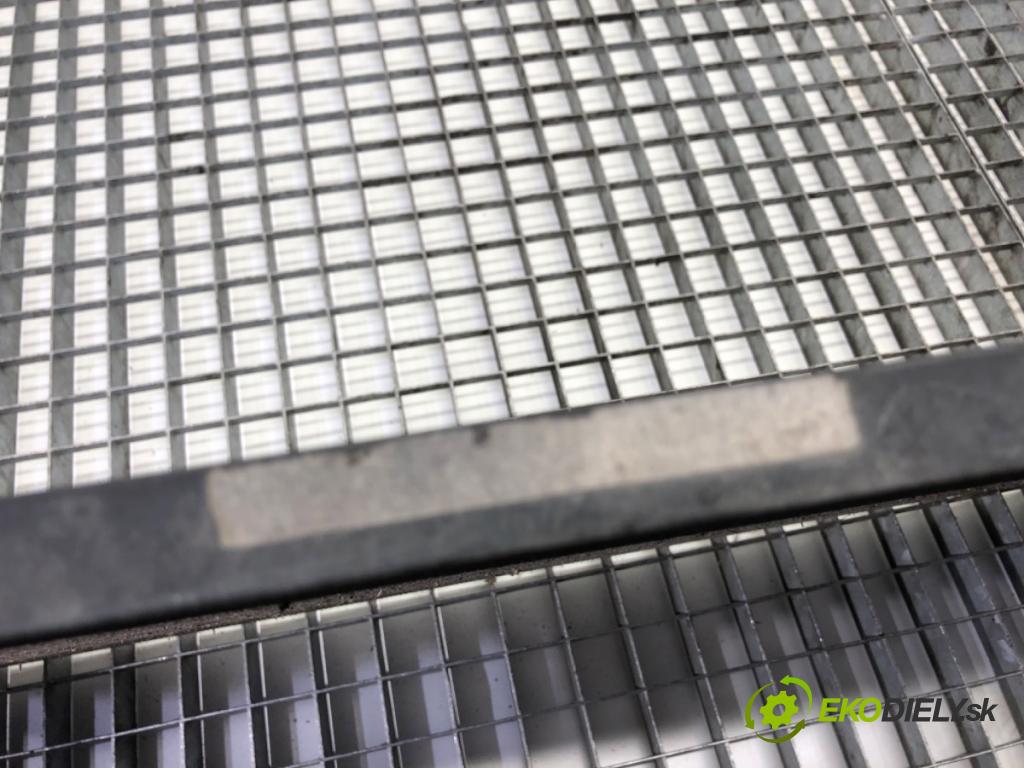 VW TOUAREG SUV 2004 128 kW 2.5 R5 TDI 2461 chladič klimatizace  (Chladič klimatizace)