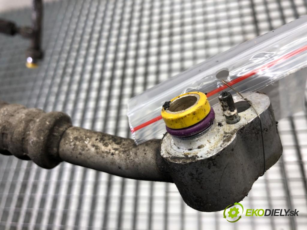 VW TOUAREG SUV 2004 128 kW 2.5 R5 TDI 2461 rúrka klimatizace  (Trubka klimatizace)