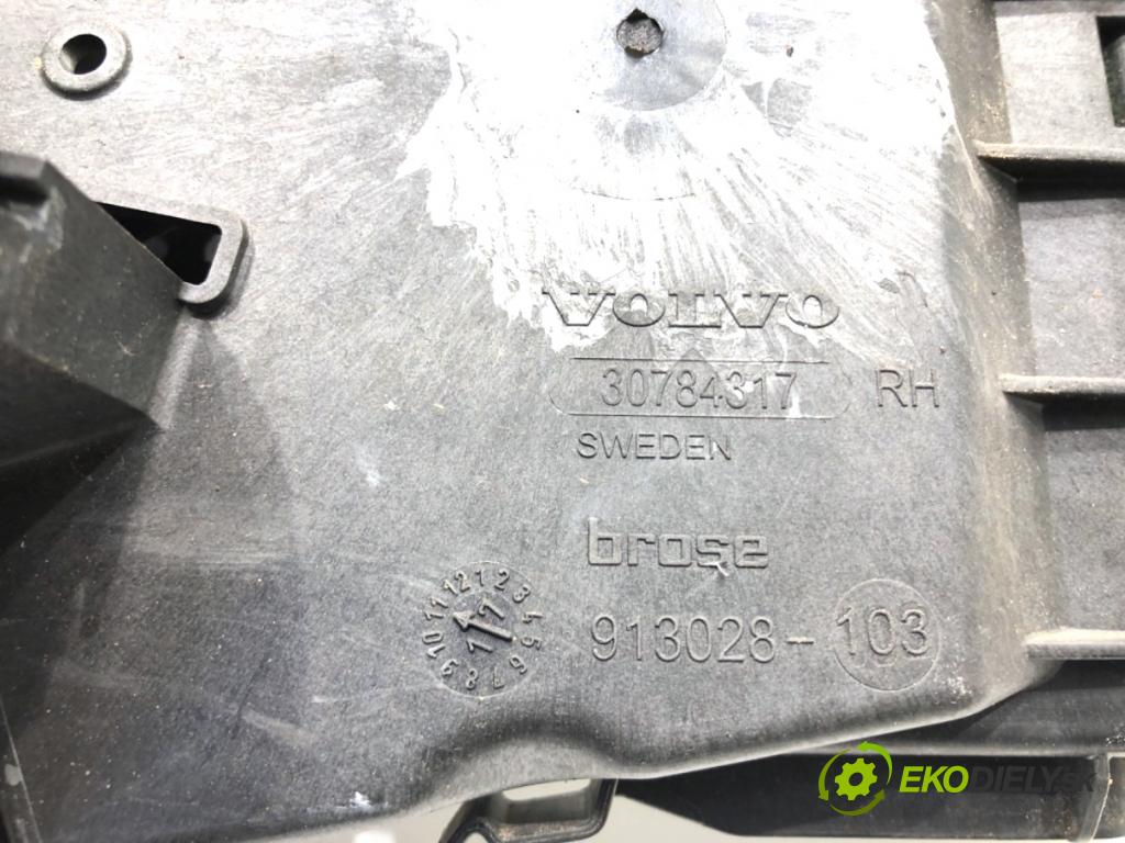 VOLVO V60 I Kombi 2018 110 kW 2.0 D3 1969 zámok Dvere pravy zad 31301747