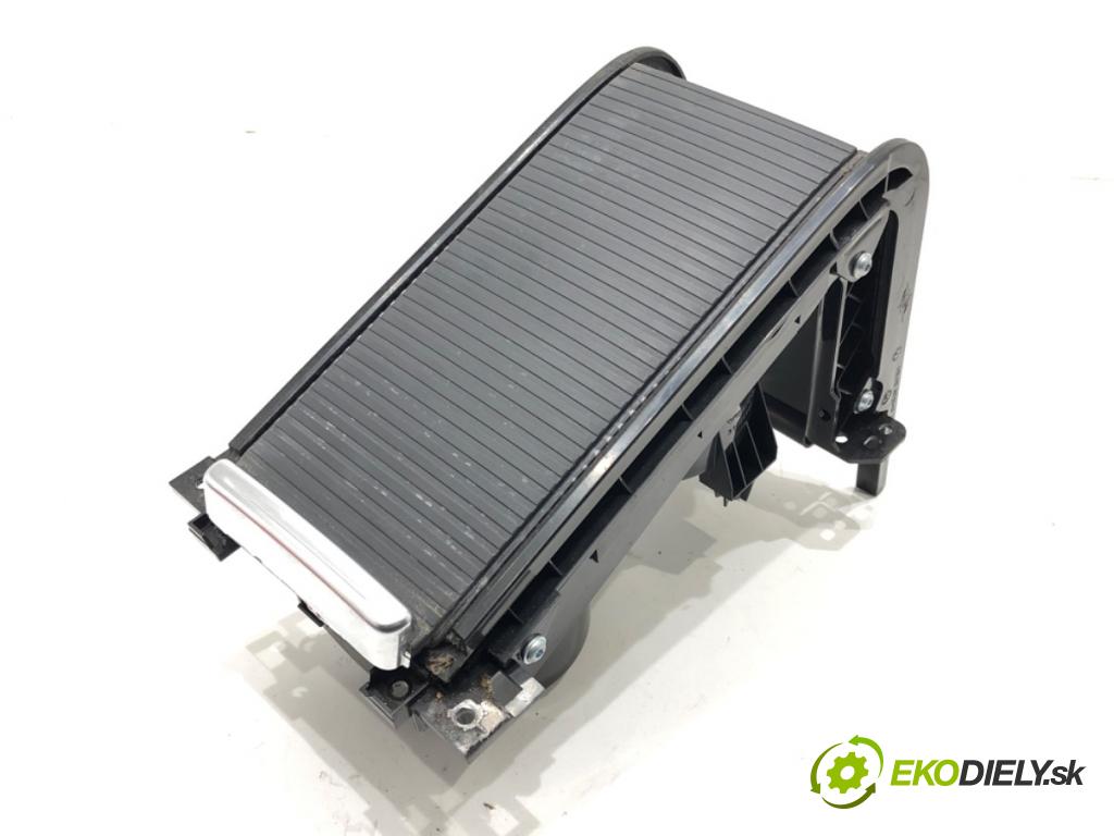 VOLVO V60 I Kombi 2018 110 kW 2.0 D3 1969 Držiak na nápoje 30781413 (Držiak (úchyt) na nápoje)