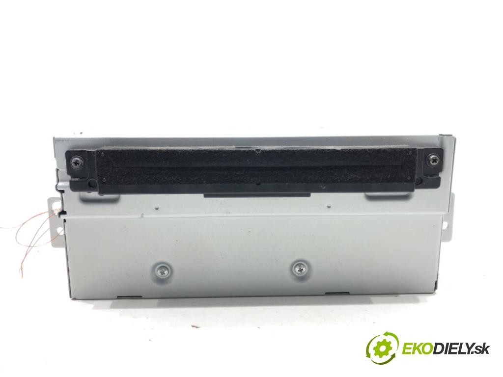 VOLVO V60 I Kombi 2018 110 kW 2.0 D3 1969 RADIO 31667709 (Audio zariadenie)