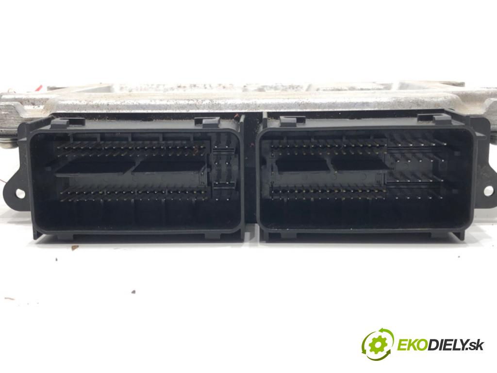 VOLVO V60 I Kombi 2018 110 kW 2.0 D3 1969 riadiaca jednotka Motor 31452623 (Riadiaca jednotka)