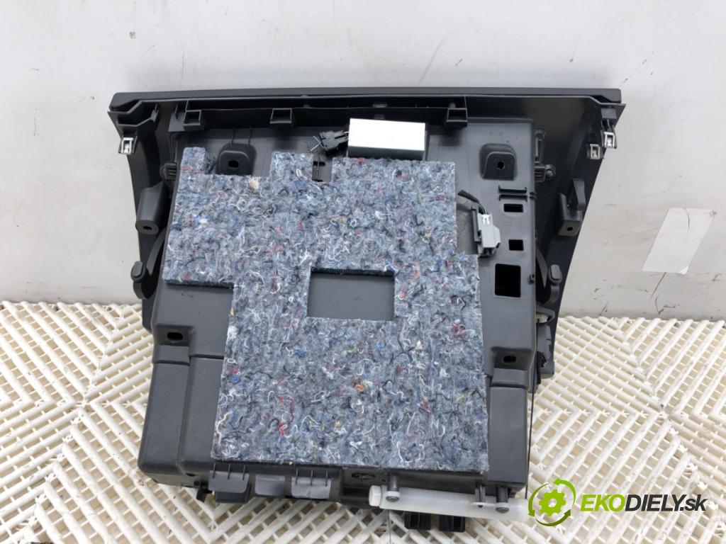 VOLVO V60 I Kombi 2018 110 kW 2.0 D3 1969 Priehradka, kastlík spolujazdca 30755651 (Priehradka (kastlík))