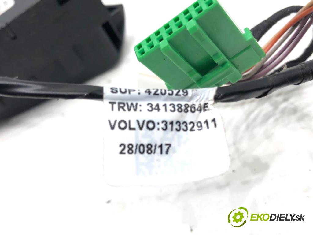 VOLVO V60 I Kombi 2018 110 kW 2.0 D3 1969 SPÍNAČE: volantu 31334463 31334457