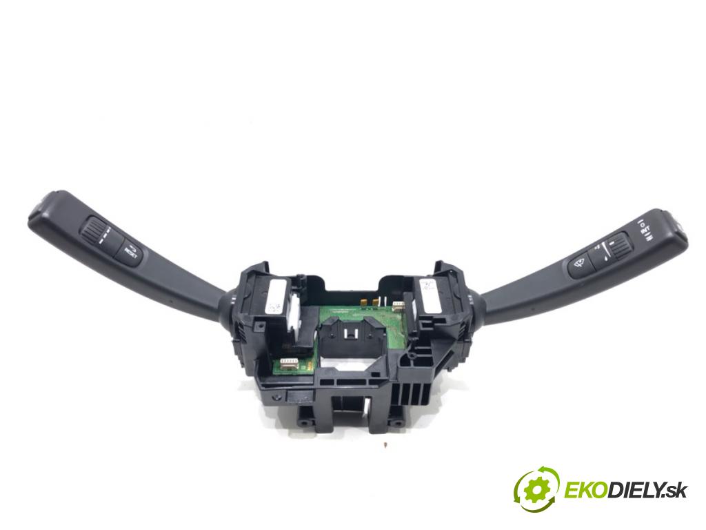 VOLVO V60 I Kombi 2018 110 kW 2.0 D3 1969 Prepínač kombinovaný 31481765 (Prepínacie páčky pod volantom)
