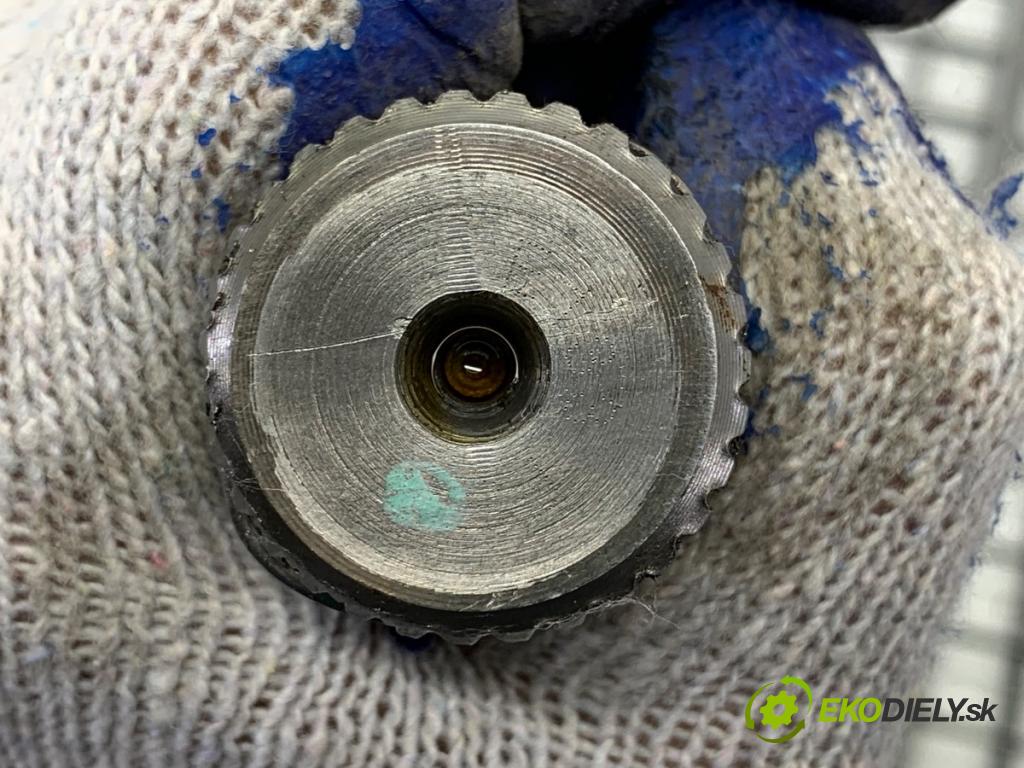 VOLVO V60 I Kombi 2018 110 kW 2.0 D3 1969 poloos levý přední část P31325703