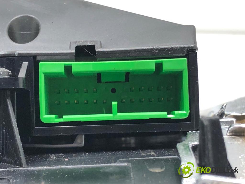 VOLVO V60 I Kombi 2018 110 kW 2.0 D3 1969 Panel ovládania kúrenia (Prepínacie páčky pod volantom)