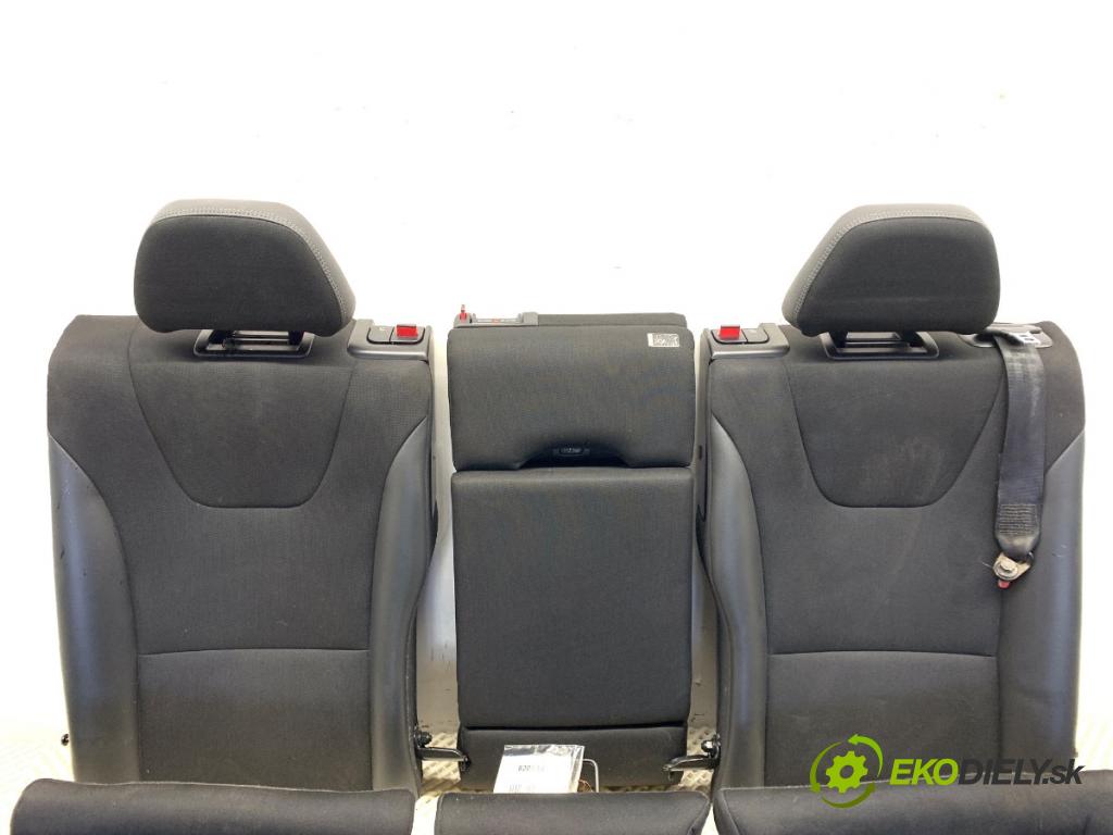 VOLVO V60 I Kombi 2018 110 kW 2.0 D3 1969 Sedadlo druhý rad