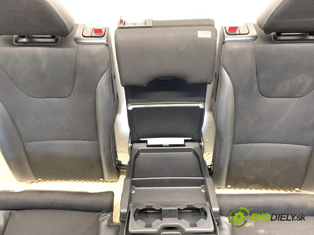 VOLVO V60 I Kombi 2018 110 kW 2.0 D3 1969 Sedadlo druhý rad