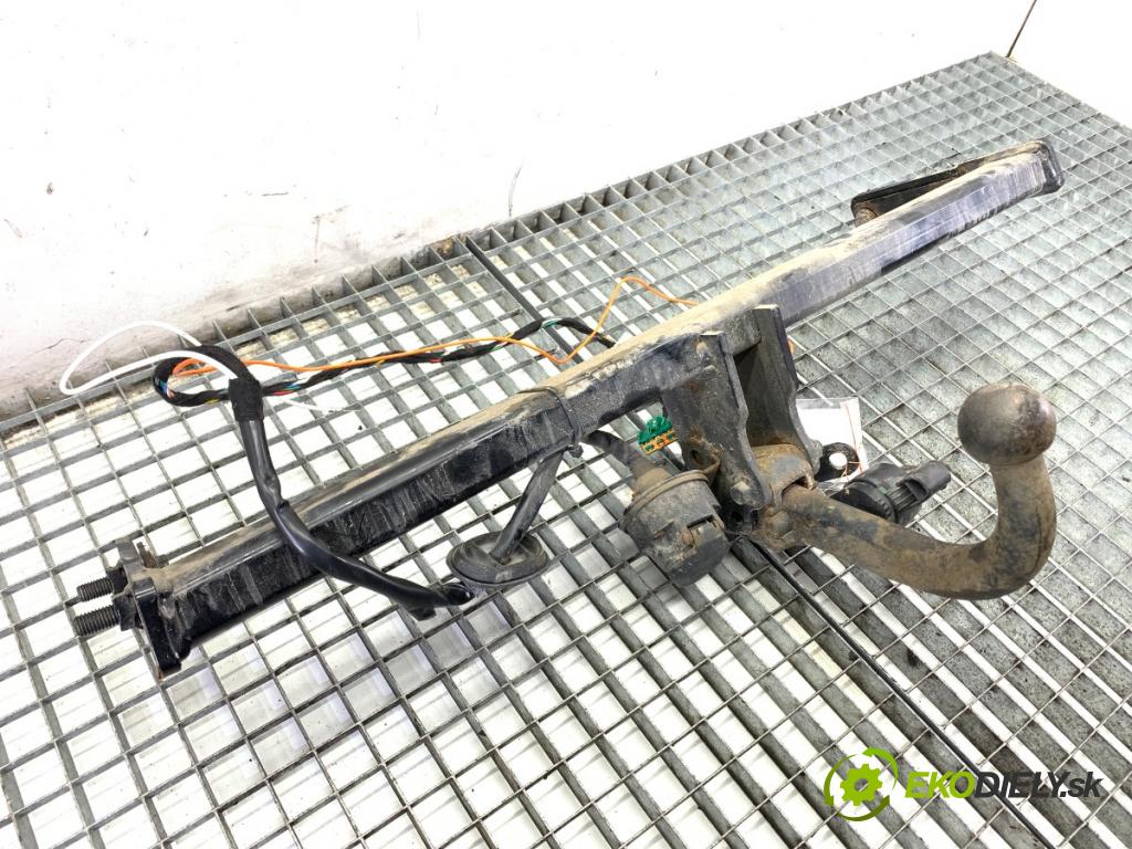 VOLVO V60 I Kombi 2018 110 kW 2.0 D3 1969 Hák tažné zařízení 31439130 (Tažné zařízení)