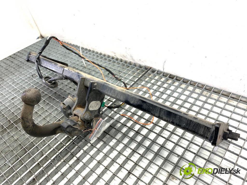 VOLVO V60 I Kombi 2018 110 kW 2.0 D3 1969 Hák tažné zařízení 31439130 (Tažné zařízení)