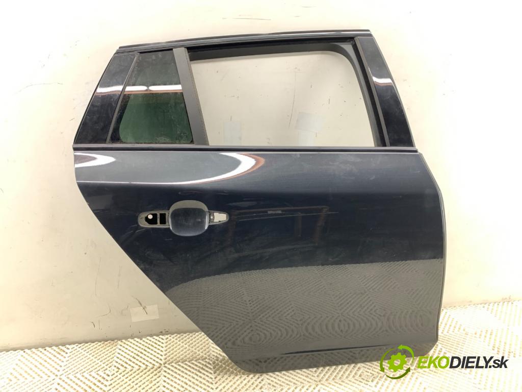 VOLVO V60 I Kombi 2018 110 kW 2.0 D3 1969 Dvere pravy zad 492-46