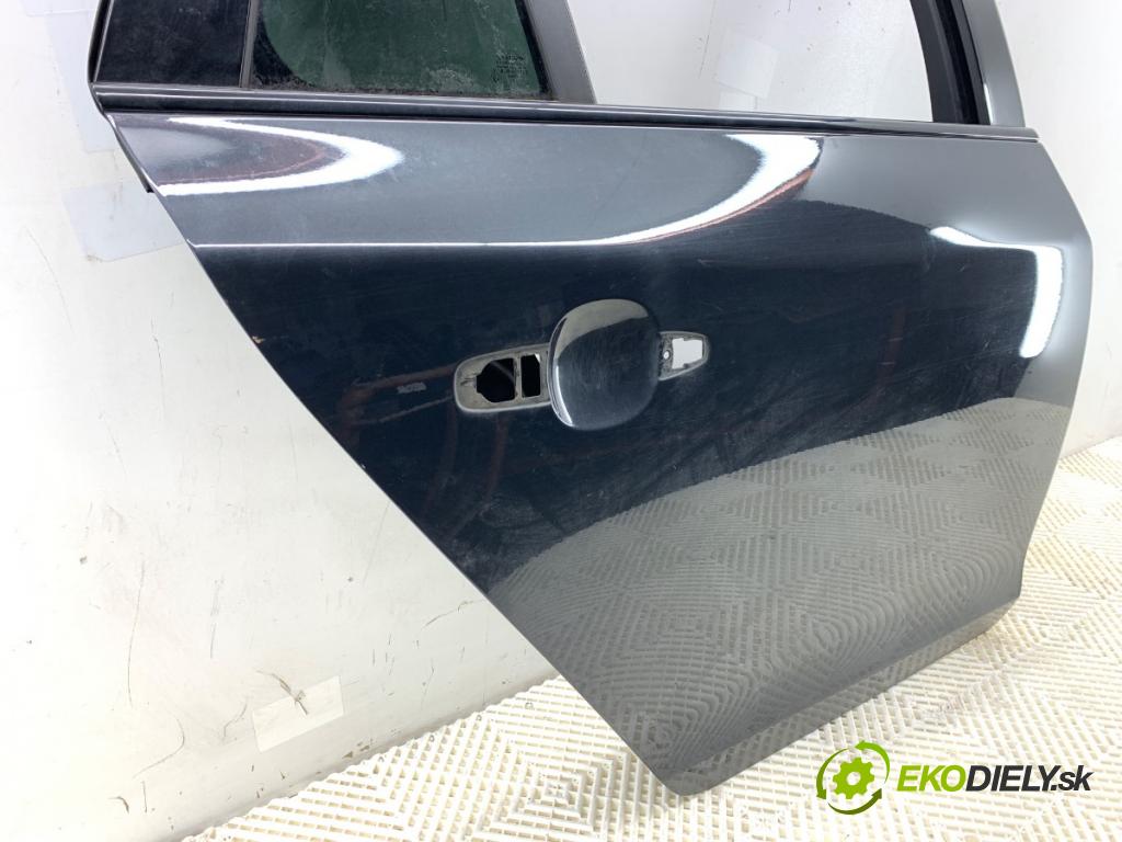 VOLVO V60 I Kombi 2018 110 kW 2.0 D3 1969 Dvere pravy zad 492-46