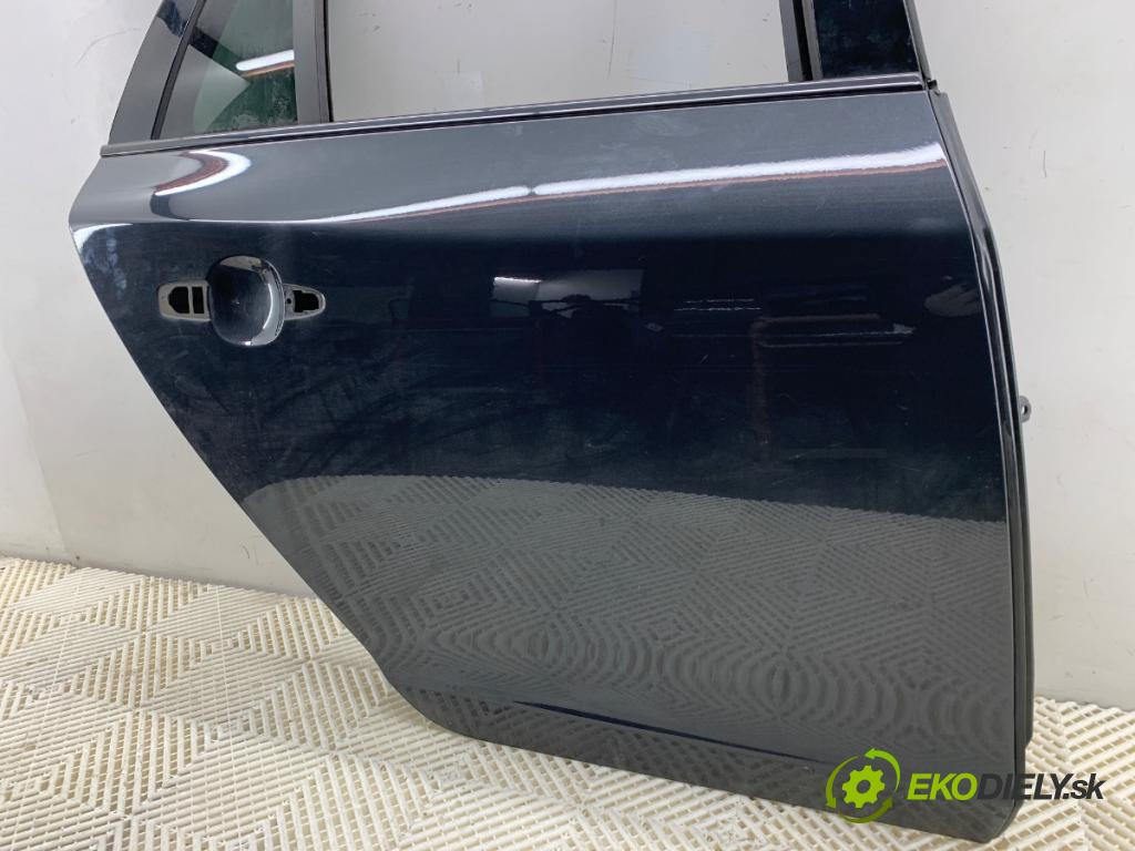 VOLVO V60 I Kombi 2018 110 kW 2.0 D3 1969 Dvere pravy zad 492-46