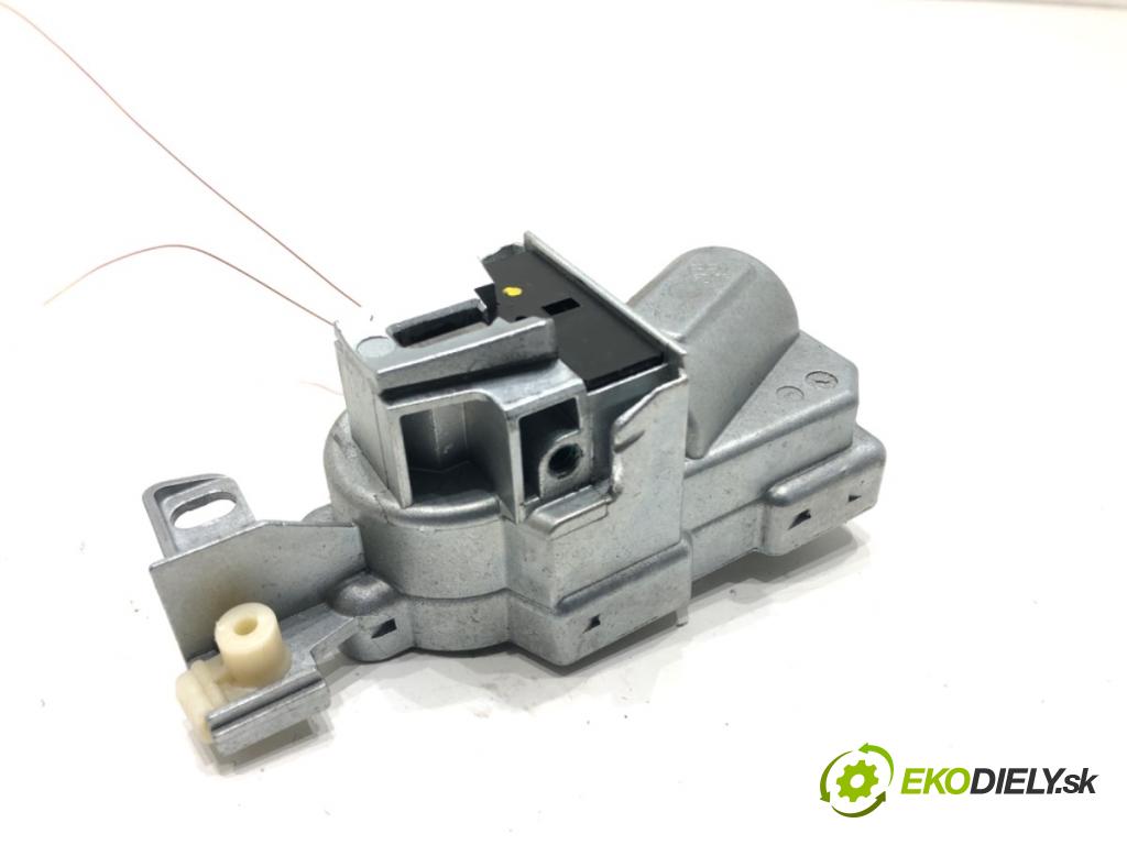 VOLVO V60 I Kombi 2018 110 kW 2.0 D3 1969 blokáda volantu 31340734 (Riadenie ostatné)