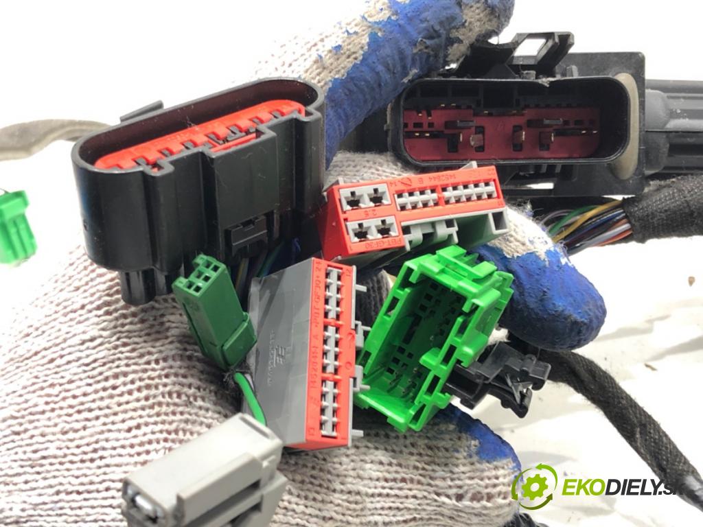 VOLVO V60 I Kombi 2018 110 kW 2.0 D3 1969 Káblovačka Dvere predný ľavy 31483330