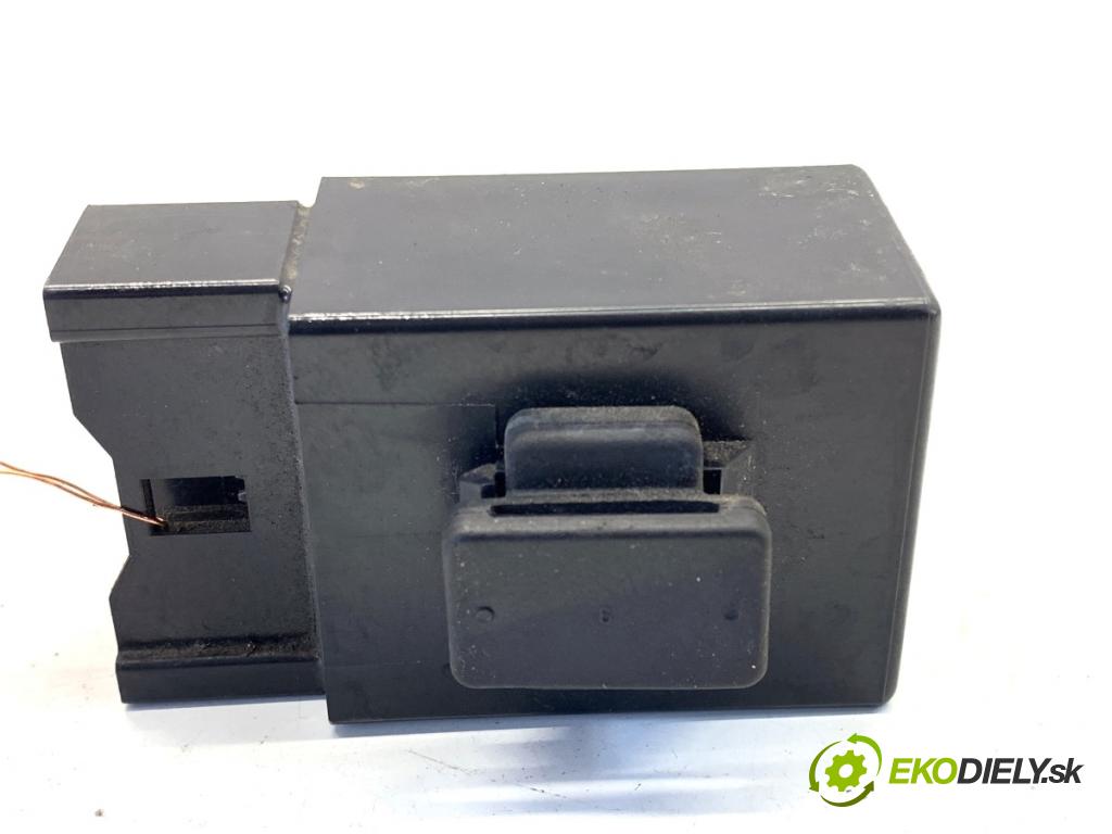 YAMAHA FZS 1000 FAZER  2002 105 kW FZS 1000 FAZER 998 relé pumpy paliva 5EB-81950-20