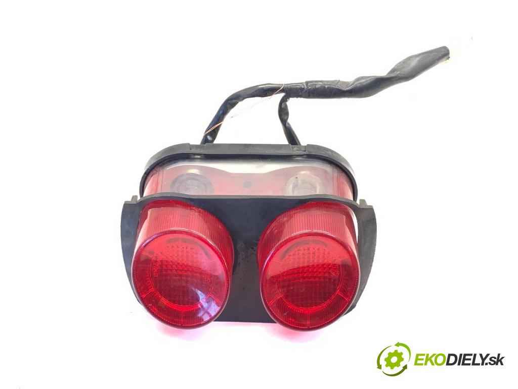 YAMAHA FZS 1000 FAZER  2002 105 kW FZS 1000 FAZER 998 světlo zadní část P1123