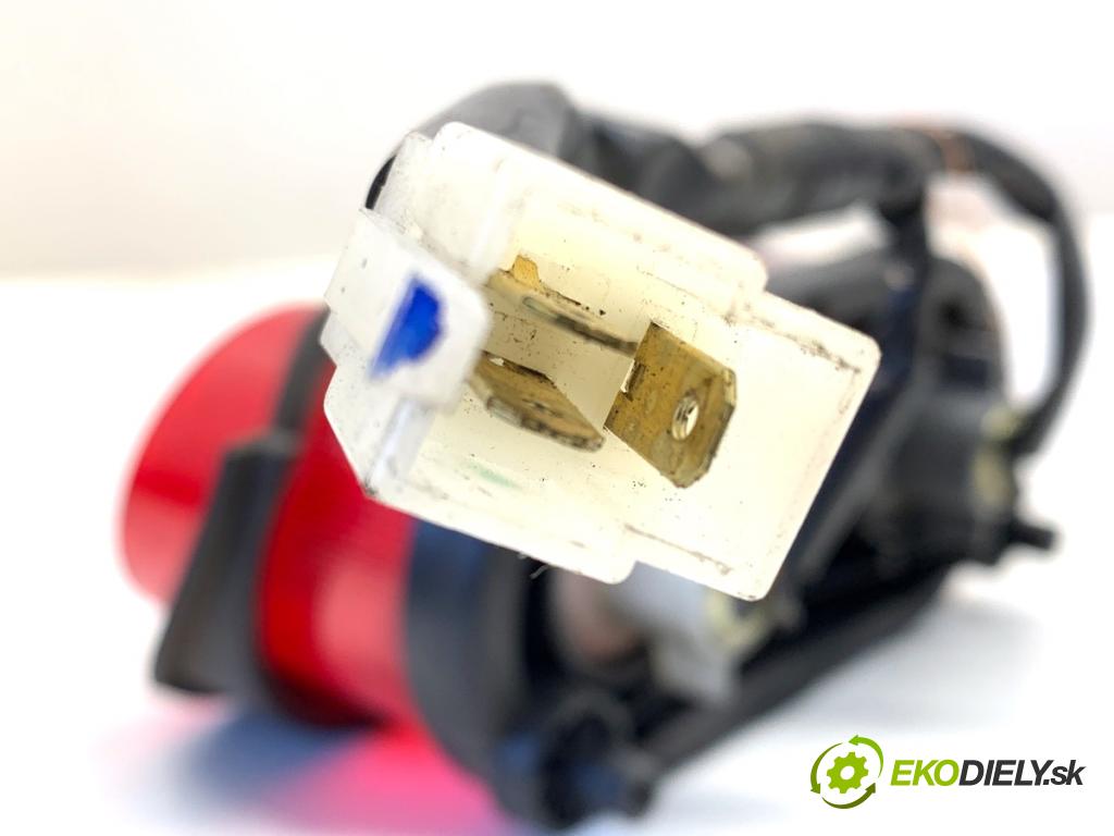 YAMAHA FZS 1000 FAZER  2002 105 kW FZS 1000 FAZER 998 světlo zadní část P1123