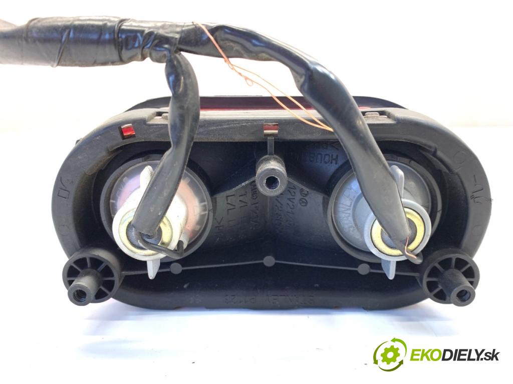 YAMAHA FZS 1000 FAZER  2002 105 kW FZS 1000 FAZER 998 světlo zadní část P1123