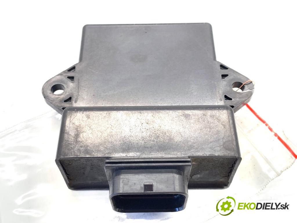 YAMAHA FZS 1000 FAZER  2002 105 kW FZS 1000 FAZER 998 riadiaca jednotka Motor 5LV-82305-00 (Riadiaca jednotka)