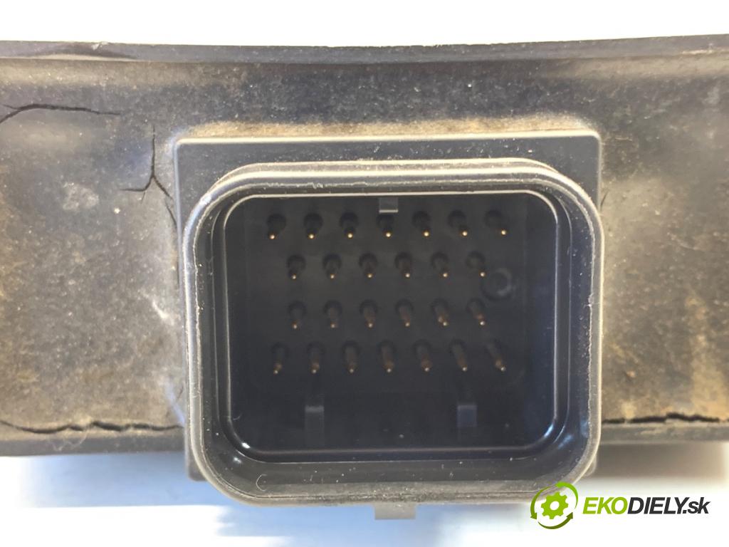 YAMAHA FZS 1000 FAZER  2002 105 kW FZS 1000 FAZER 998 riadiaca jednotka Motor 5LV-82305-00 (Riadiaca jednotka)