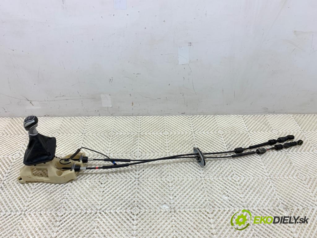 HYUNDAI SANTA FE III SUV 2014 145 kW 2.2 CRDi 4WD 2199 Kulisa 43700-2W130 (Rýchlostná páka (kulisa))