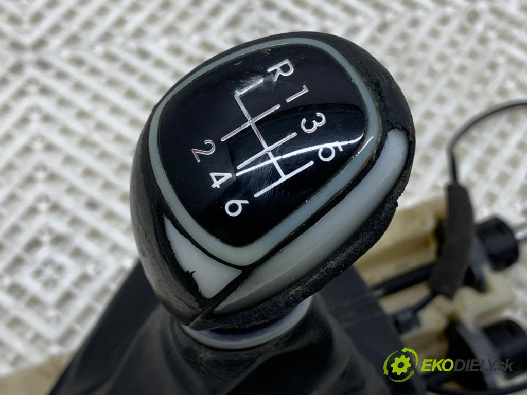 HYUNDAI SANTA FE III SUV 2014 145 kW 2.2 CRDi 4WD 2199 Kulisa 43700-2W130 (Rýchlostná páka (kulisa))