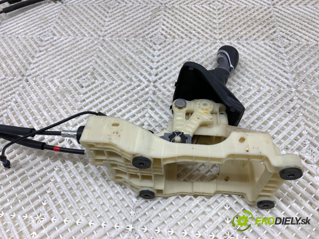 HYUNDAI SANTA FE III SUV 2014 145 kW 2.2 CRDi 4WD 2199 Kulisa 43700-2W130 (Rýchlostná páka (kulisa))