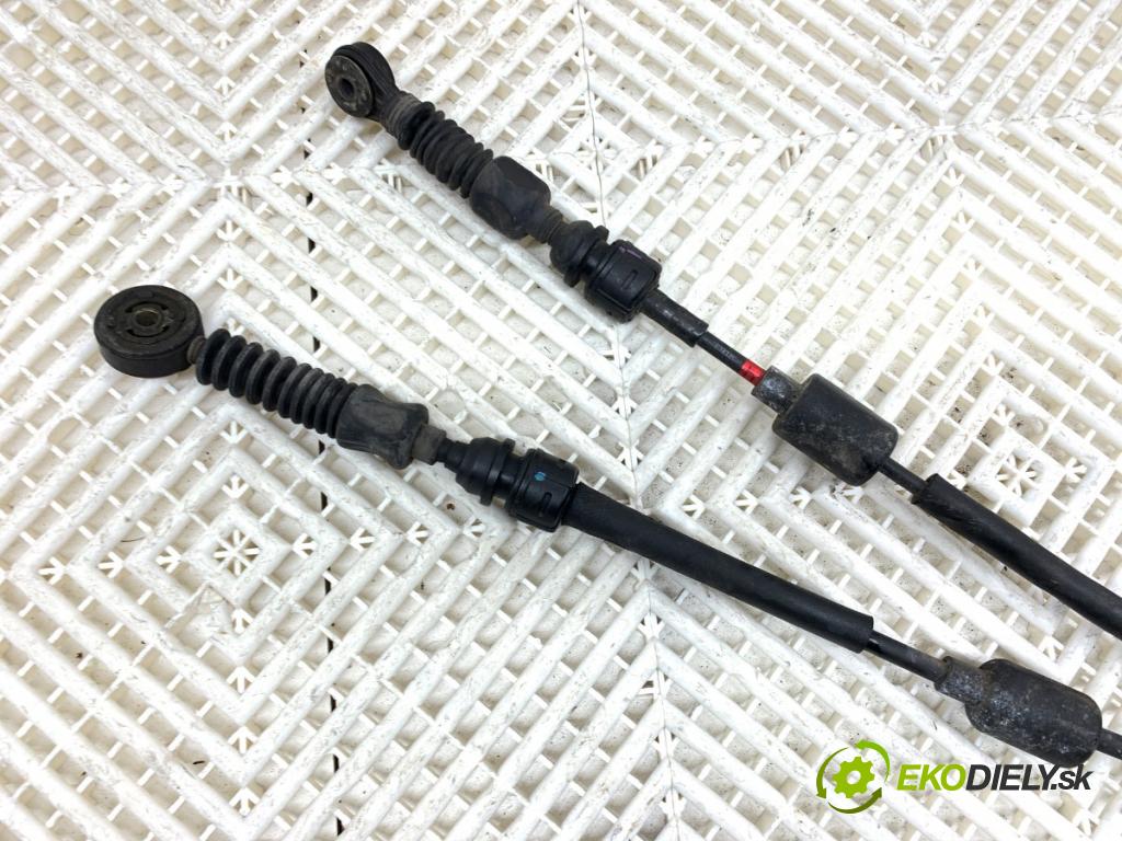 HYUNDAI SANTA FE III SUV 2014 145 kW 2.2 CRDi 4WD 2199 Kulisa 43700-2W130 (Rýchlostná páka (kulisa))