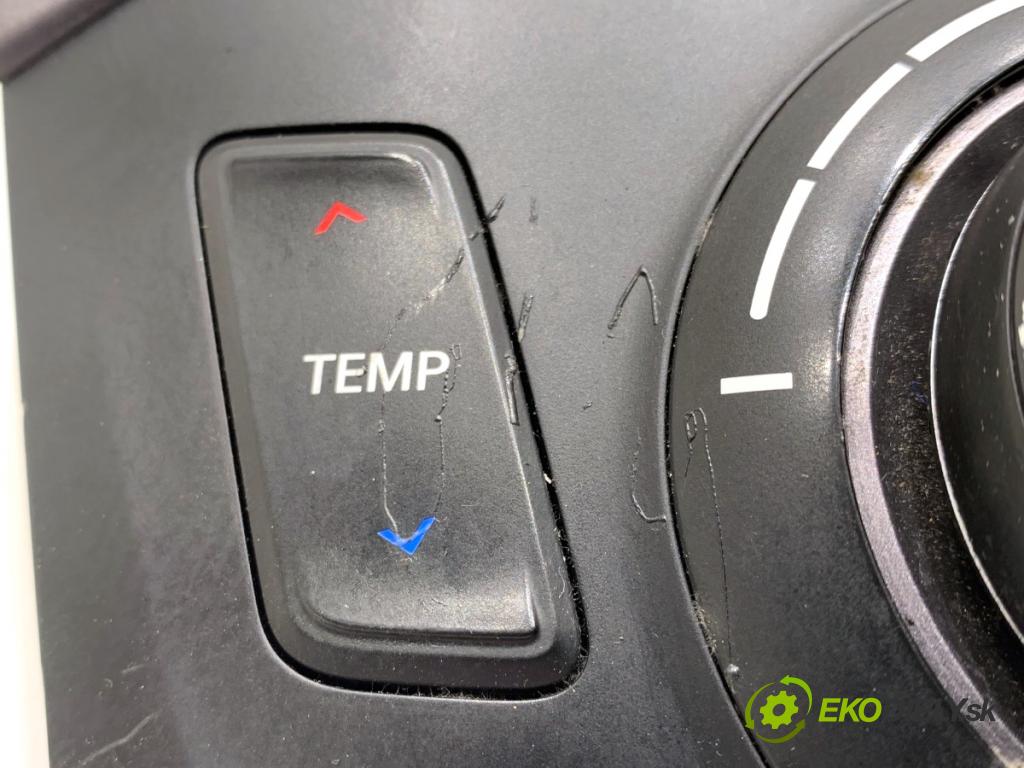 HYUNDAI SANTA FE III SUV 2014 145 kW 2.2 CRDi 4WD 2199 Panel ovládania kúrenia 97250-2W440 (Prepínacie páčky pod volantom)