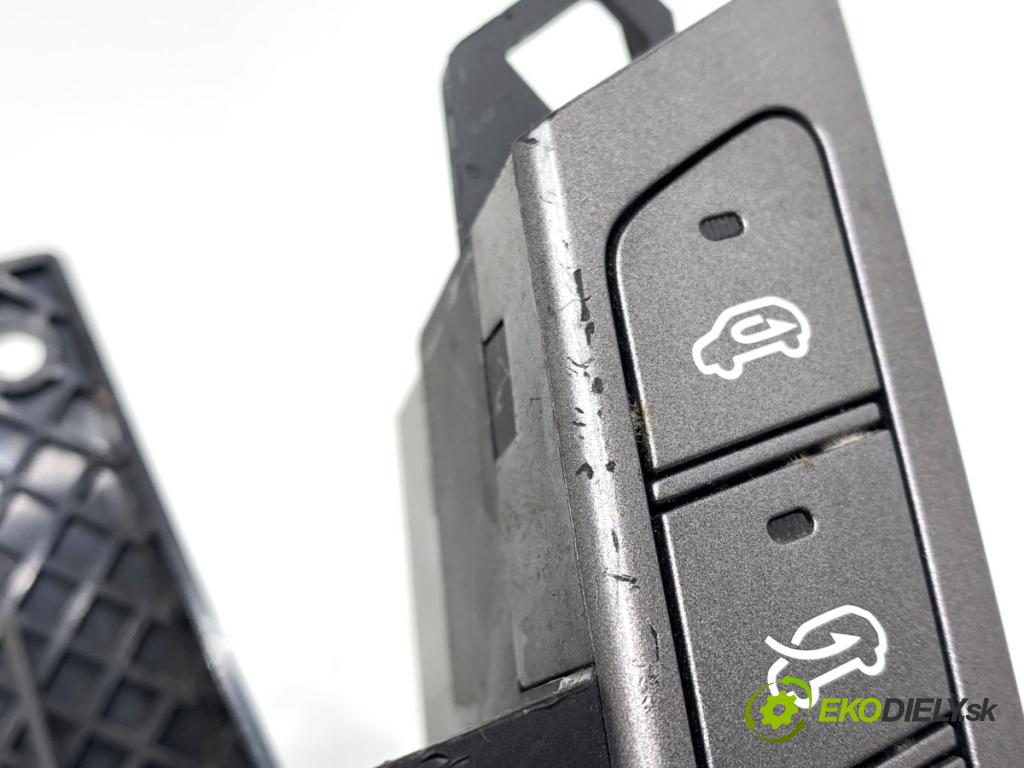 HYUNDAI SANTA FE III SUV 2014 145 kW 2.2 CRDi 4WD 2199 Panel ovládania kúrenia 97250-2W440 (Prepínacie páčky pod volantom)