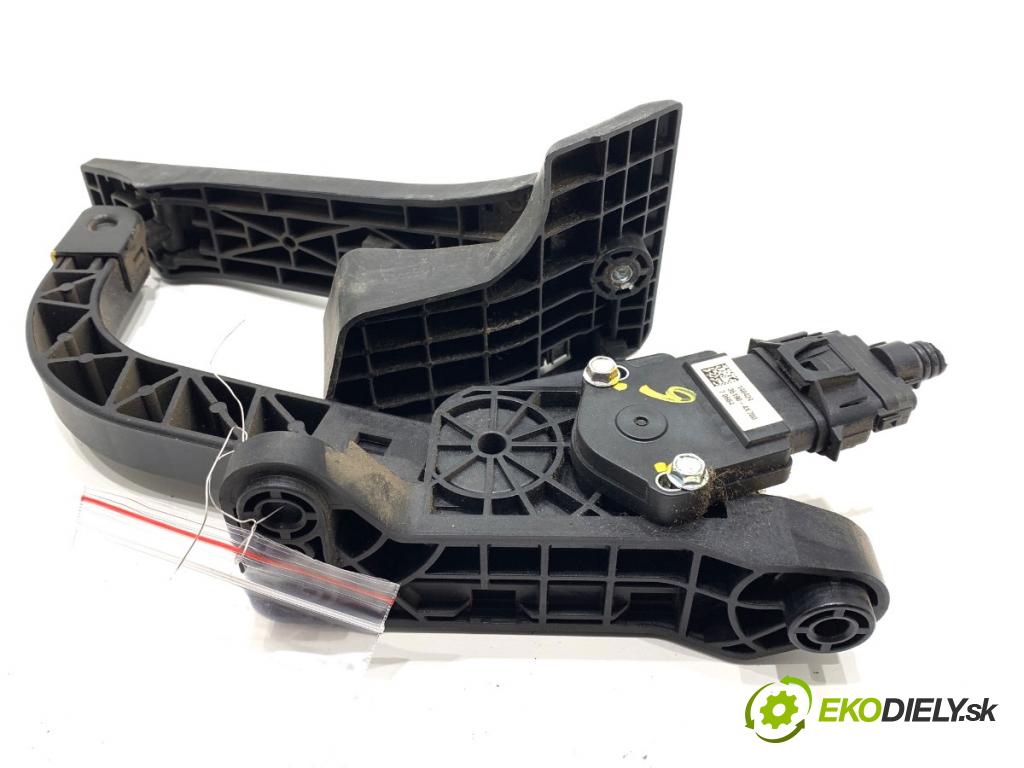 HYUNDAI SANTA FE III SUV 2014 145 kW 2.2 CRDi 4WD 2199 potenciometr plynového pedálu 32700-2W110 (Potenciometr plynového pedálu)