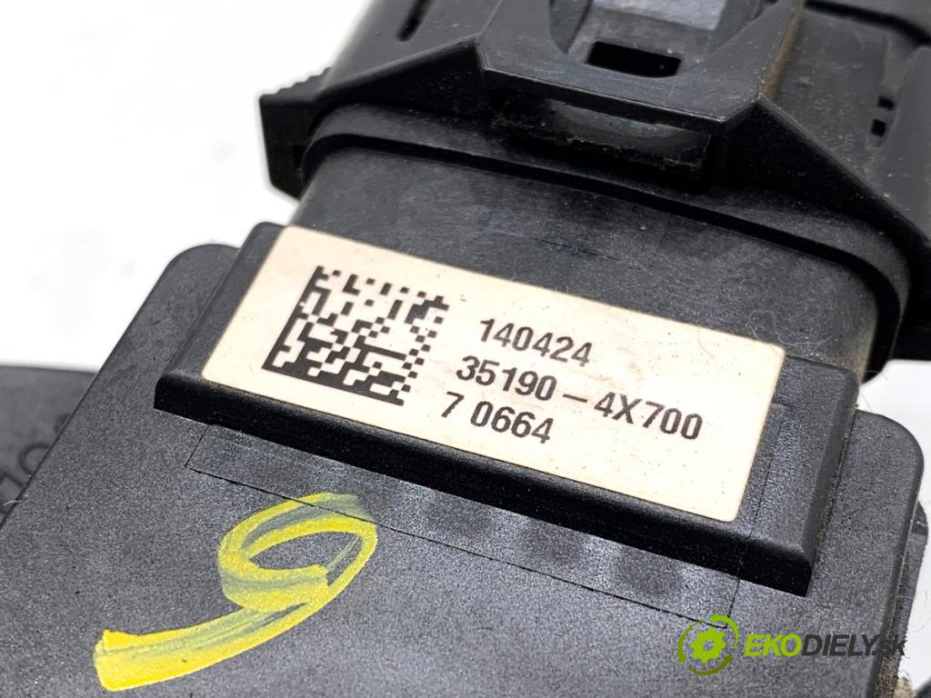 HYUNDAI SANTA FE III SUV 2014 145 kW 2.2 CRDi 4WD 2199 potenciometr plynového pedálu 32700-2W110 (Potenciometr plynového pedálu)