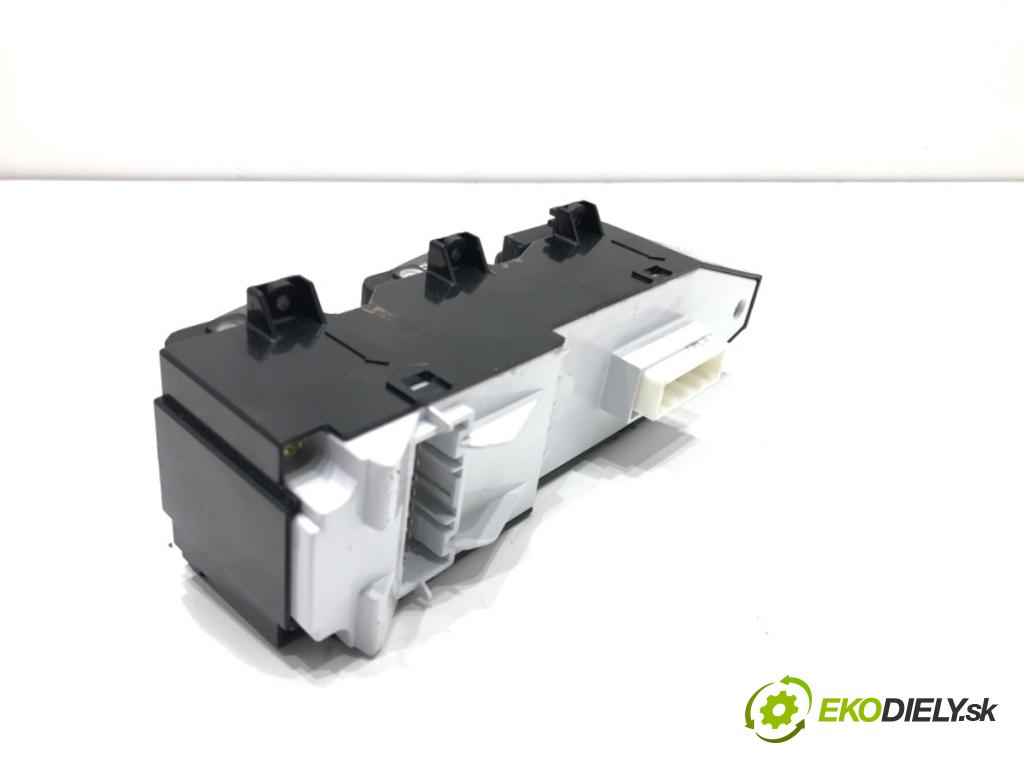 HYUNDAI SANTA FE III SUV 2014 145 kW 2.2 CRDi 4WD 2199 Prepínač okien 93570-2W510 (Prepínacie páčky pod volantom)