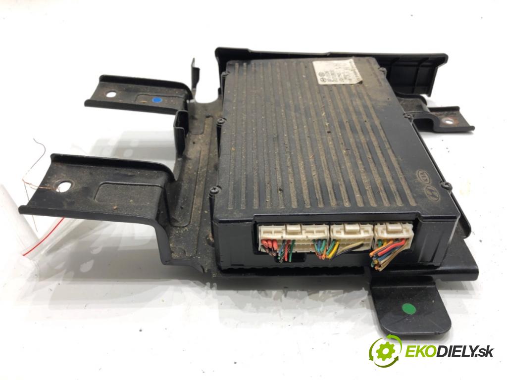 HYUNDAI SANTA FE III SUV 2014 145 kW 2.2 CRDi 4WD 2199 Zosilňovač 963702W000 (Zosilňovač)