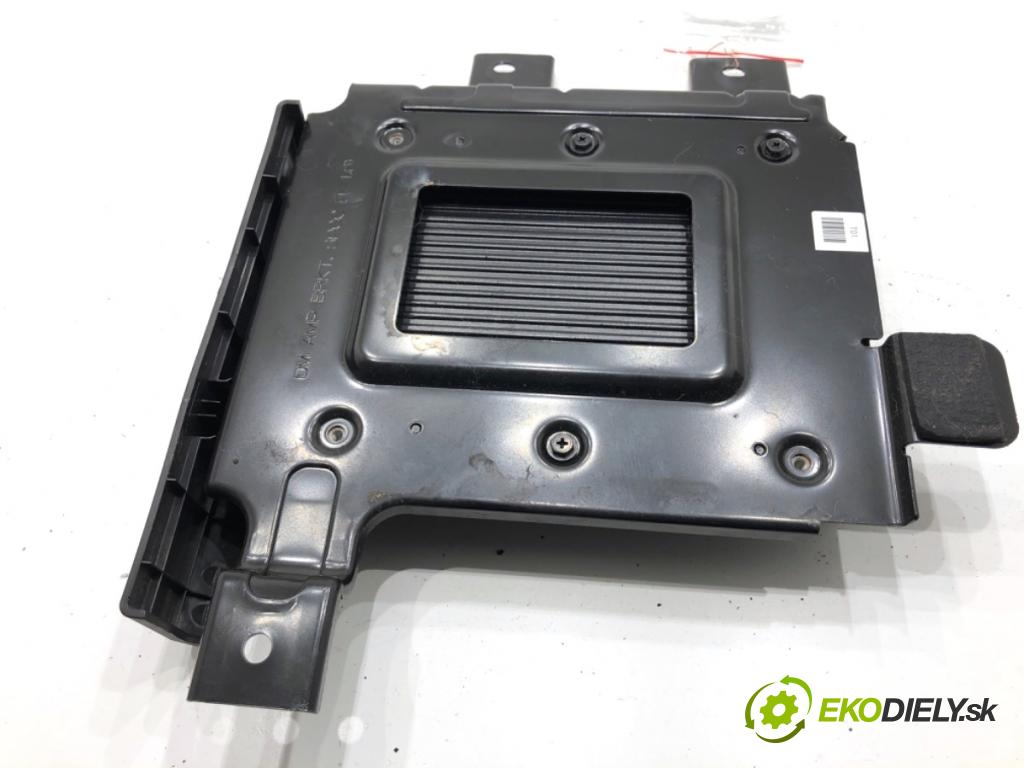 HYUNDAI SANTA FE III SUV 2014 145 kW 2.2 CRDi 4WD 2199 Zosilňovač 963702W000 (Zosilňovač)