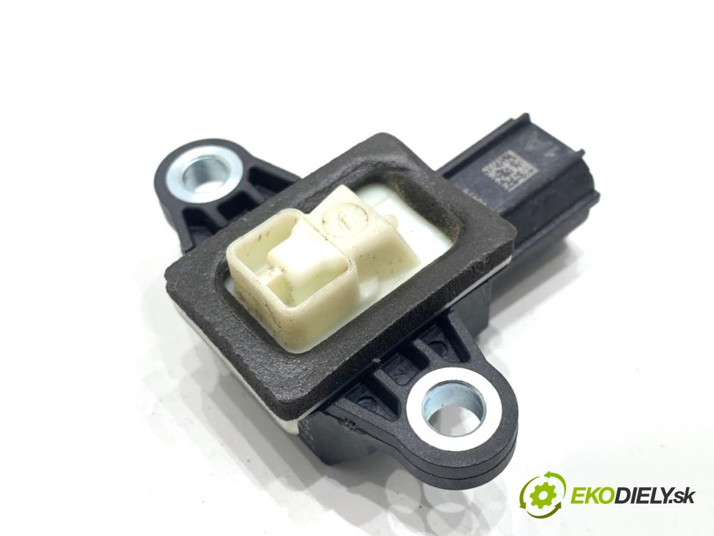 HYUNDAI SANTA FE III SUV 2014 145 kW 2.2 CRDi 4WD 2199 Snímač nárazu 95920-2W050 (Snímač nárazu)