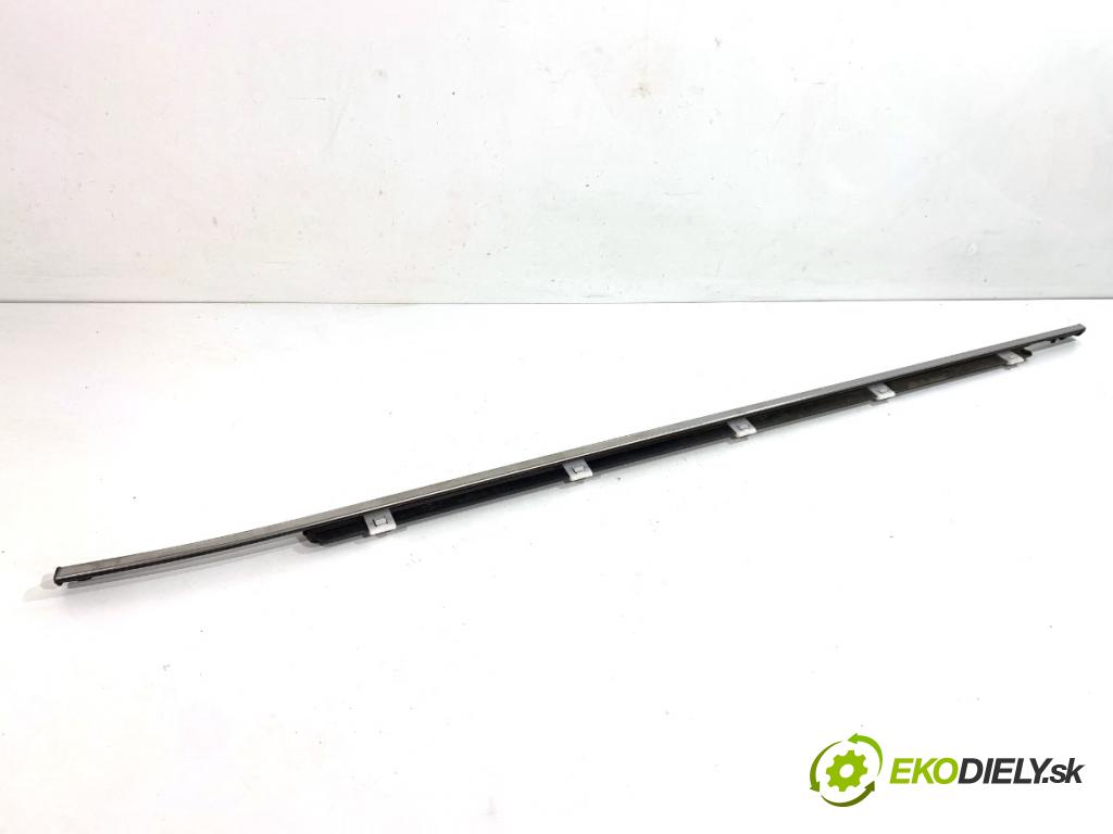 HYUNDAI SANTA FE III SUV 2014 145 kW 2.2 CRDi 4WD 2199 Lišta Sbírání: predný ľavy