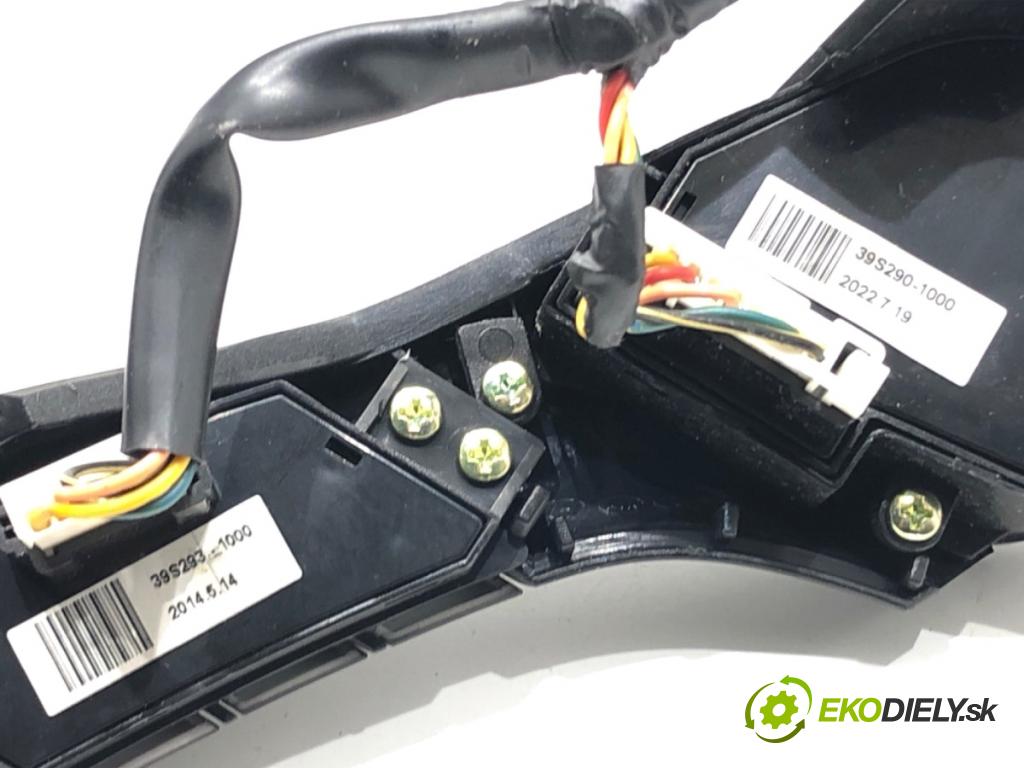 HYUNDAI SANTA FE III SUV 2014 145 kW 2.2 CRDi 4WD 2199 SPÍNAČE: volantu 96710-2W000