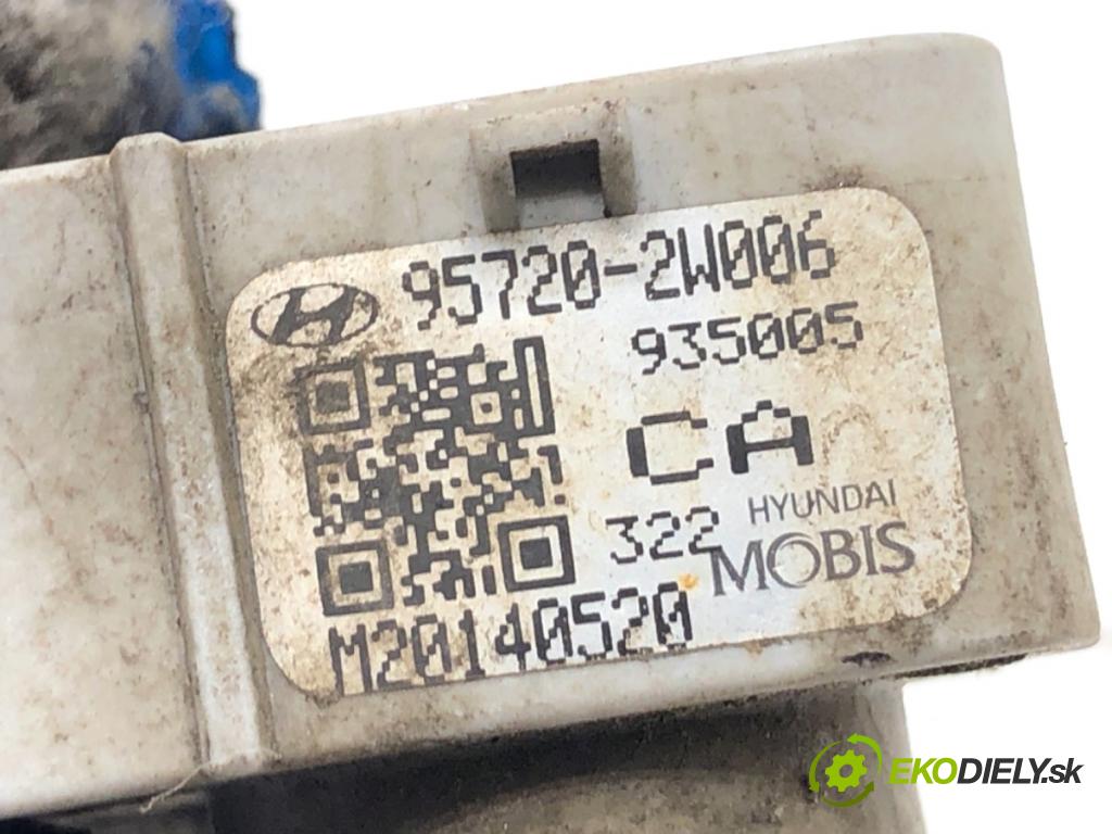 HYUNDAI SANTA FE III SUV 2014 145 kW 2.2 CRDi 4WD 2199 Snímač PDC 95720-2W006