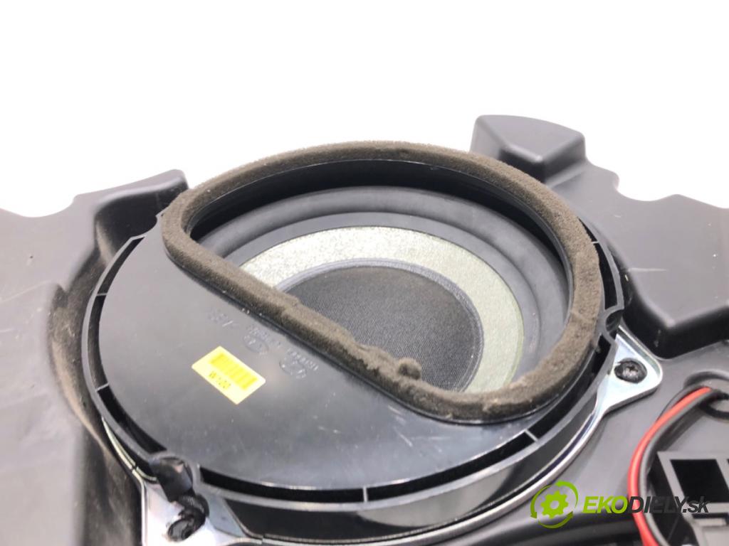 HYUNDAI SANTA FE III SUV 2014 145 kW 2.2 CRDi 4WD 2199 subwoofer 96380-2W100 (Audio zariadenie)