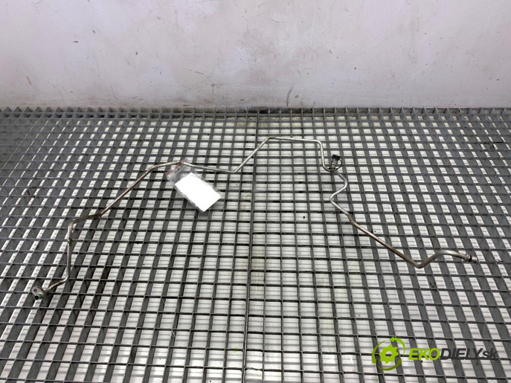 NISSAN MICRA K13 liftback 2016 59 kW 1.2 1198 rúrka klimatizace  (Trubka klimatizace)