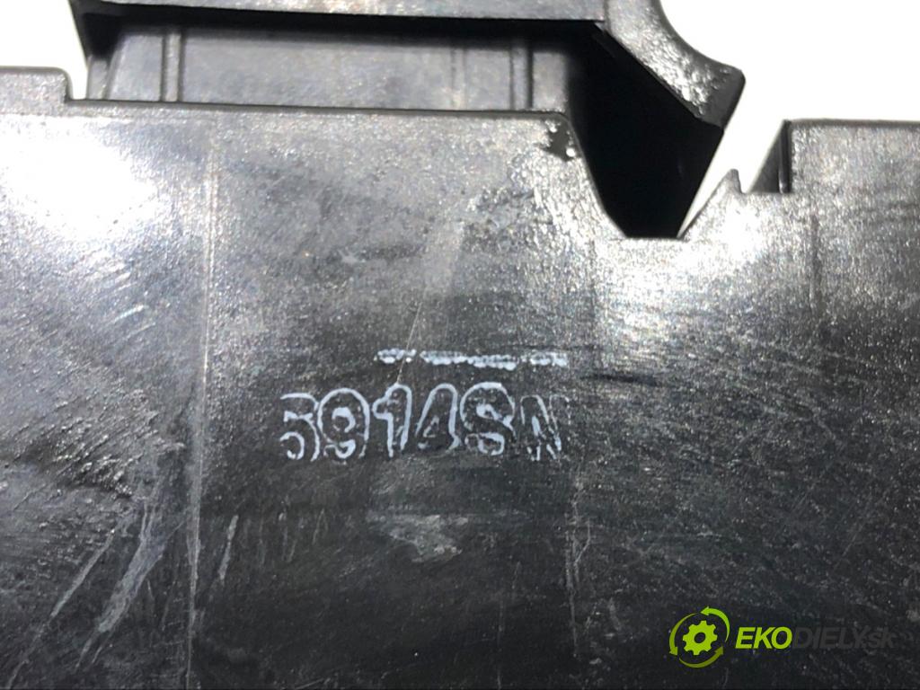 NISSAN MICRA K13 liftback 2016 59 kW 1.2 1198 Prepínač okien  (Prepínacie páčky pod volantom)