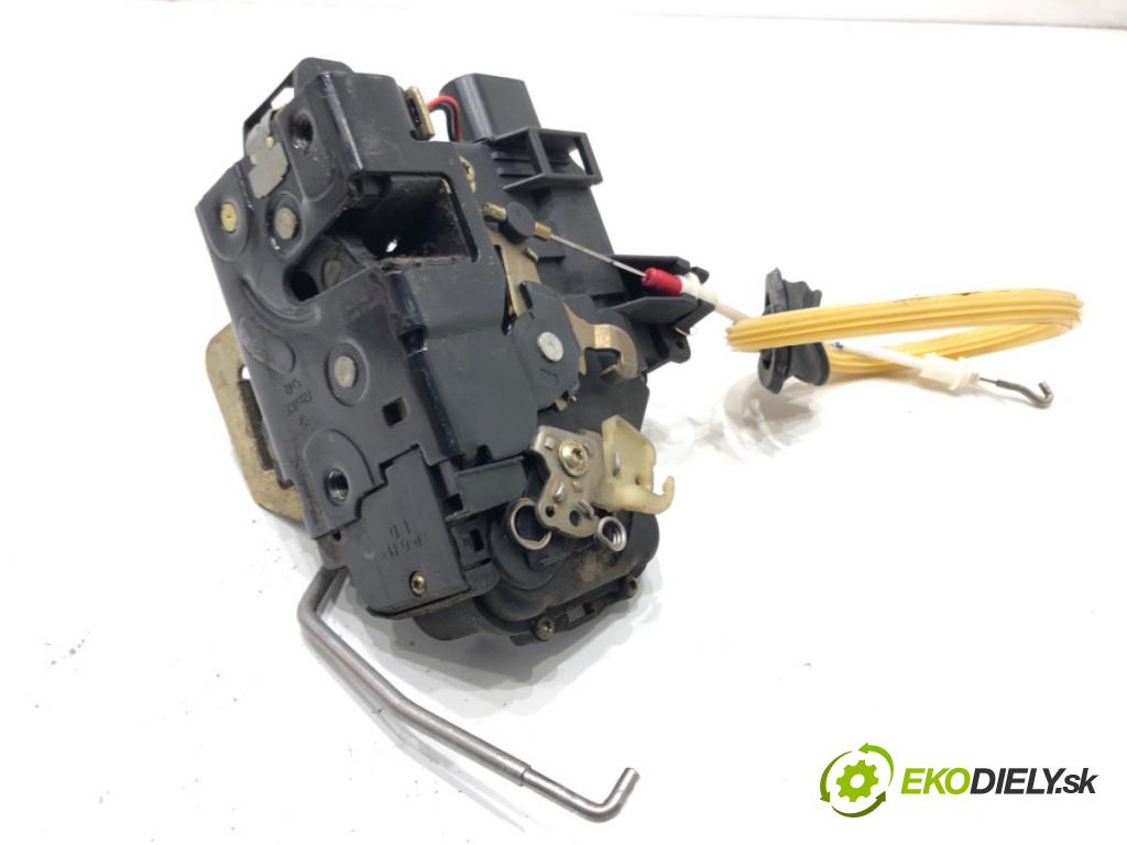 AUDI A2 liftback 2001 55 kW 1.4 1390 zámok Dvere pravy predný